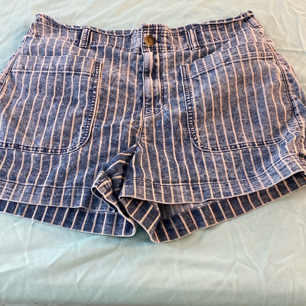 AE striped shorts